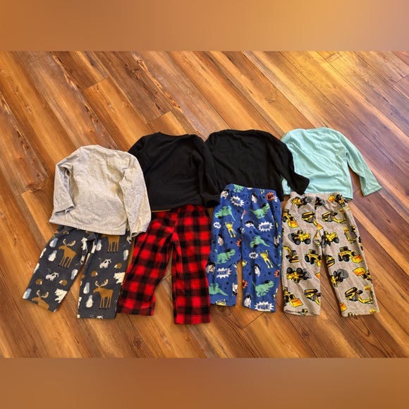 Kids Pajamas Set of 4 - Moose and Bear Design - Picture 2 of 15